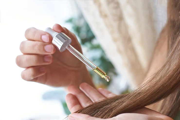 HOW TO GET STRONG AND HEALTHY HAIR